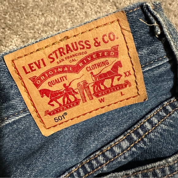 LEVI’s 501 Original Fit High Rise Distressed Western Daisy Duke Shorts Sz. 26 - Picture 4 of 10